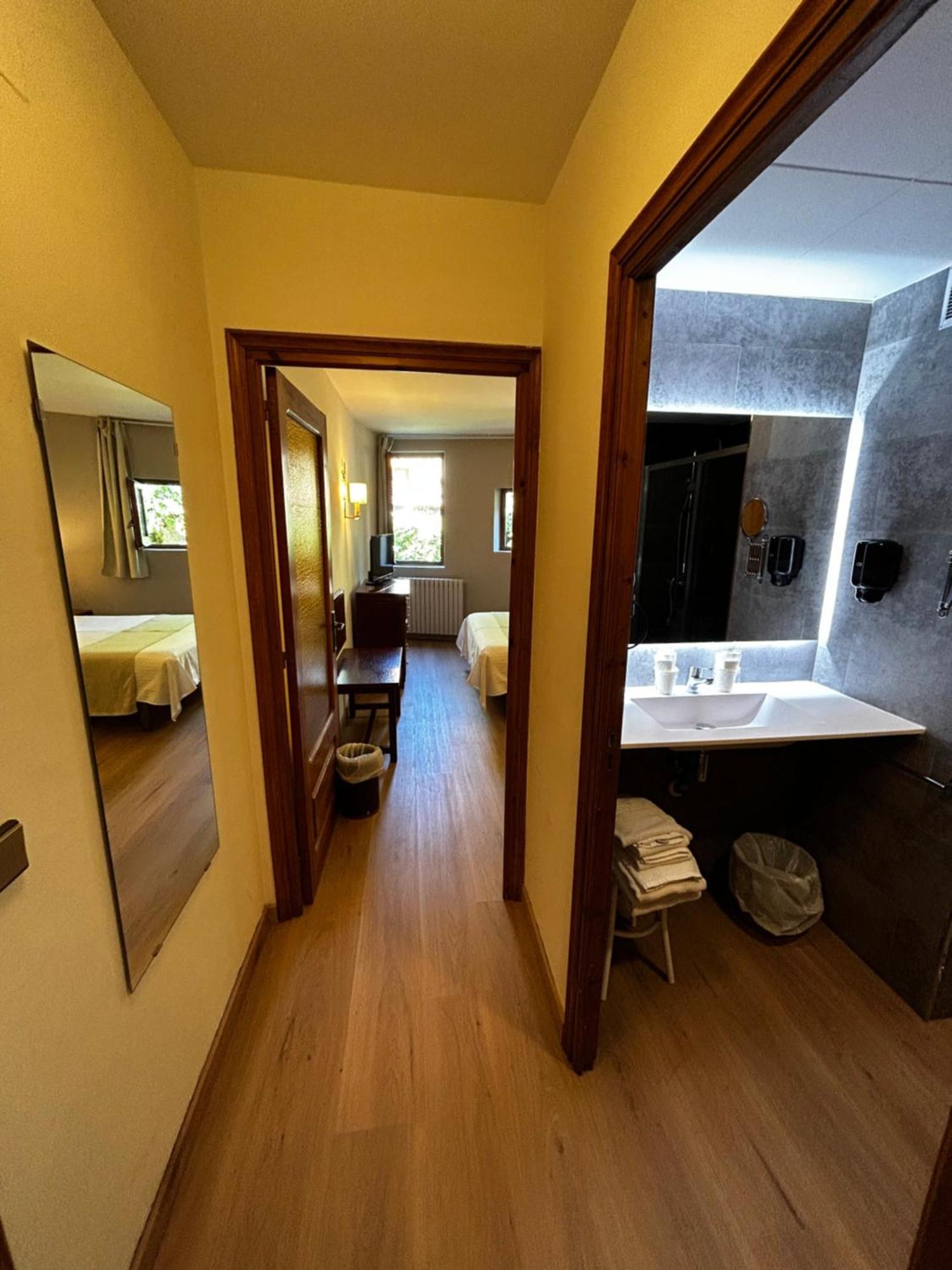 Hotel Santa Barbara De La Vall D'오르디노 외부 사진
