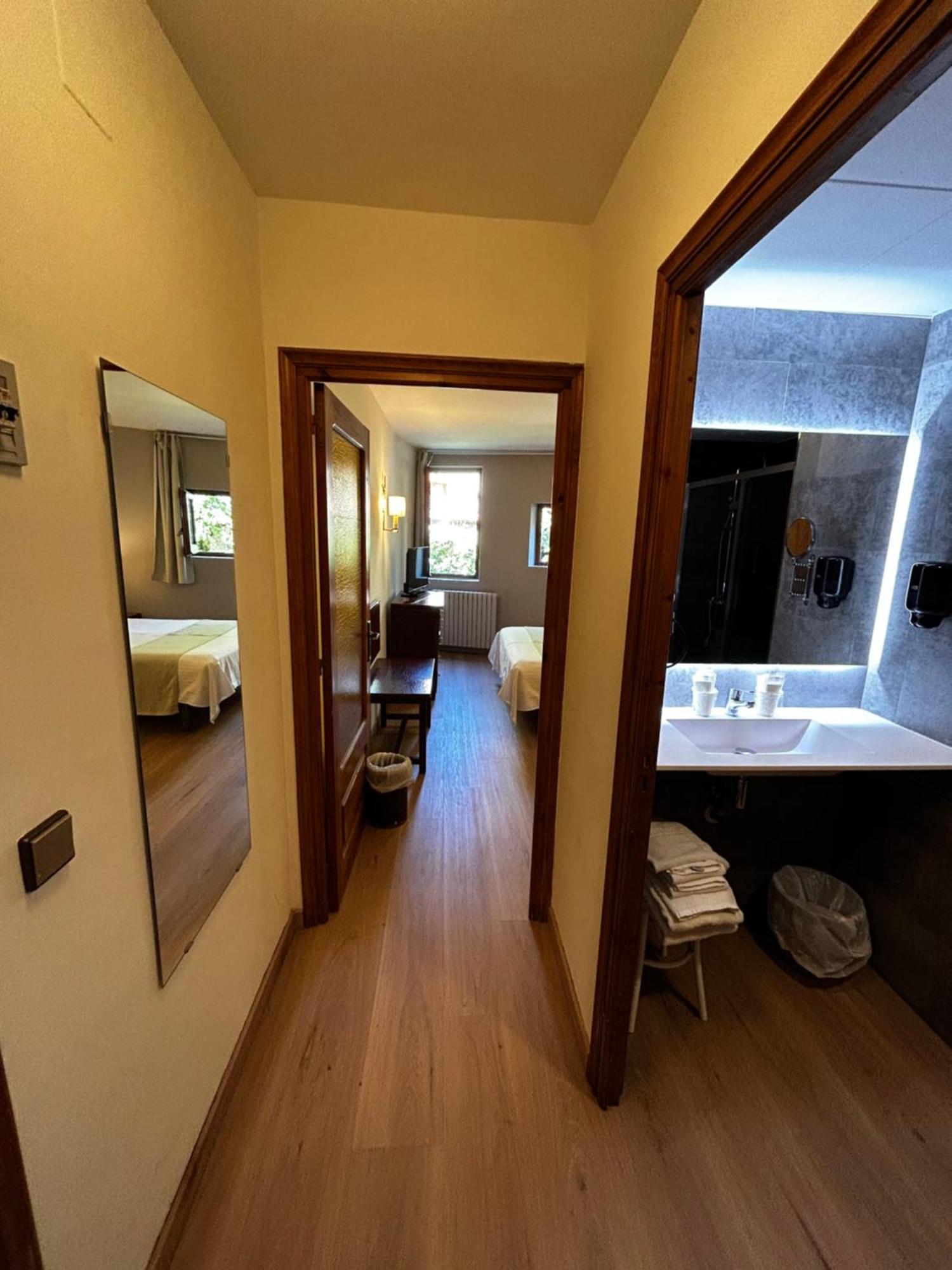 Hotel Santa Barbara De La Vall D'오르디노 외부 사진