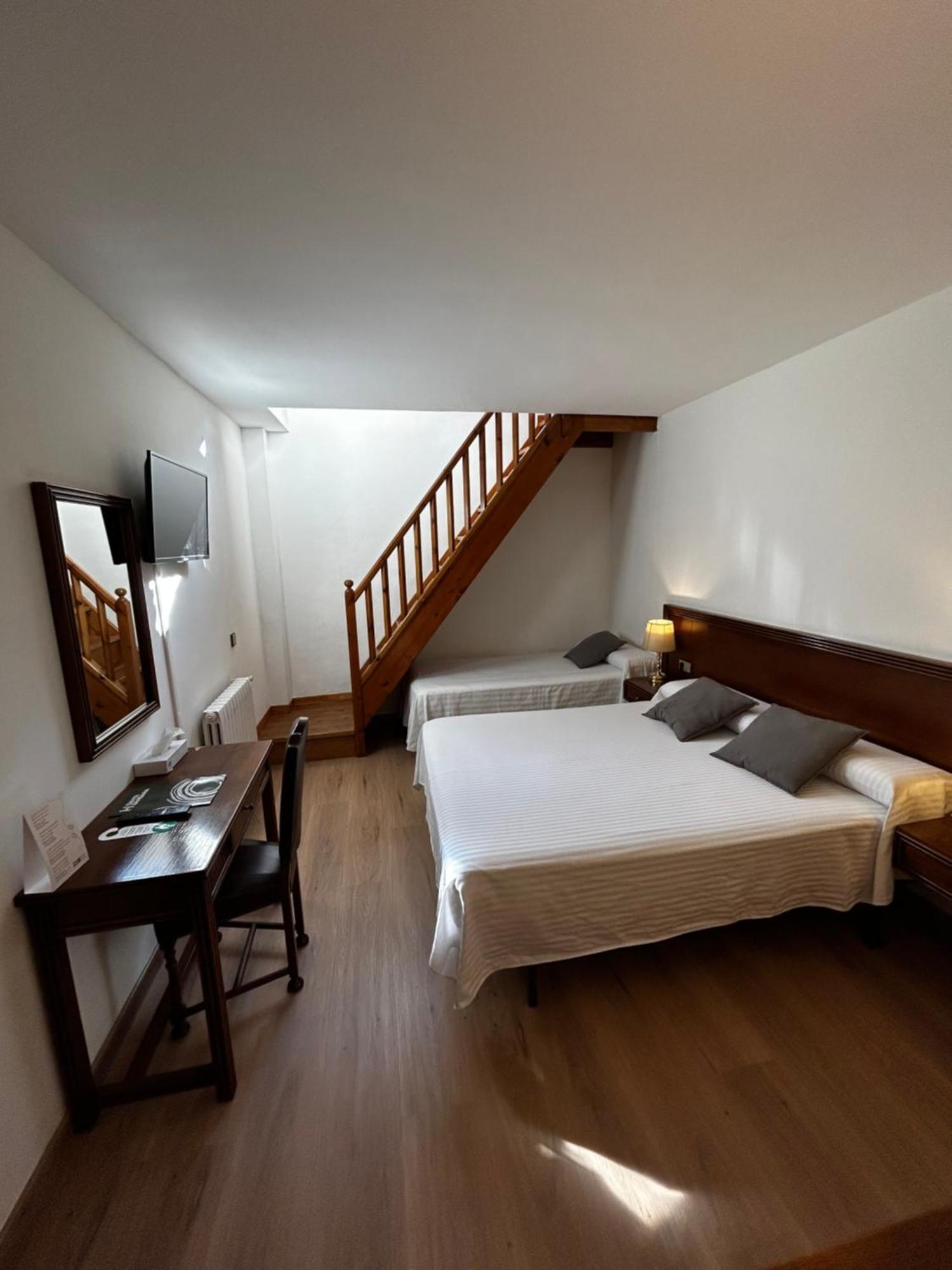 Hotel Santa Barbara De La Vall D'오르디노 외부 사진