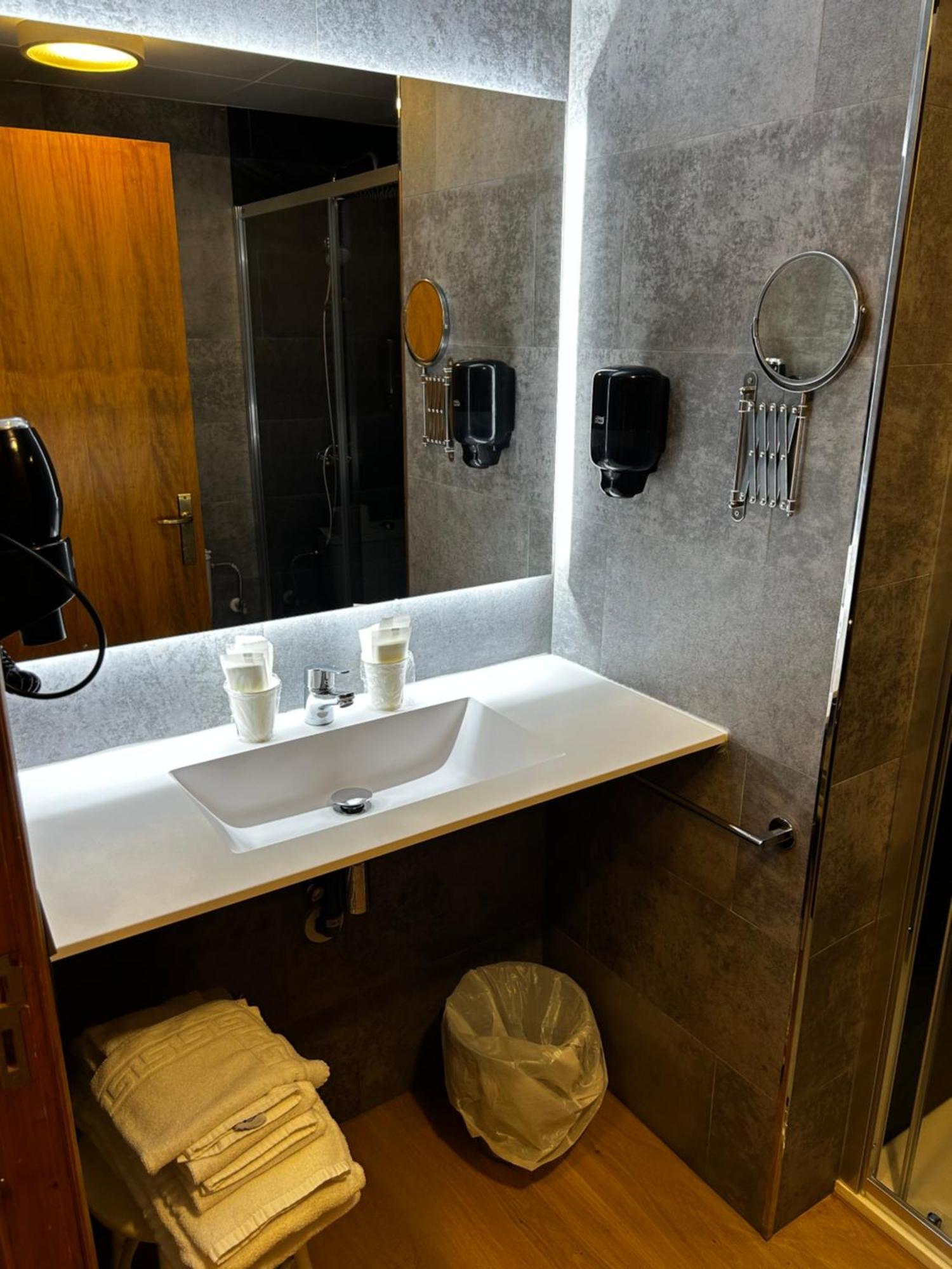 Hotel Santa Barbara De La Vall D'오르디노 외부 사진