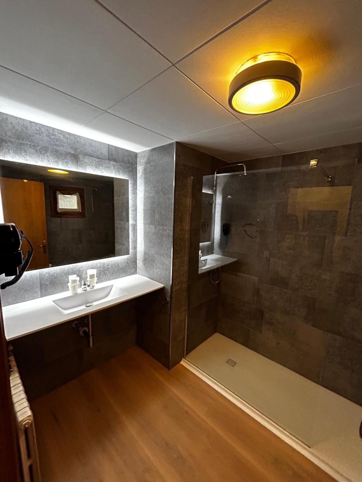 Hotel Santa Barbara De La Vall D'오르디노 외부 사진