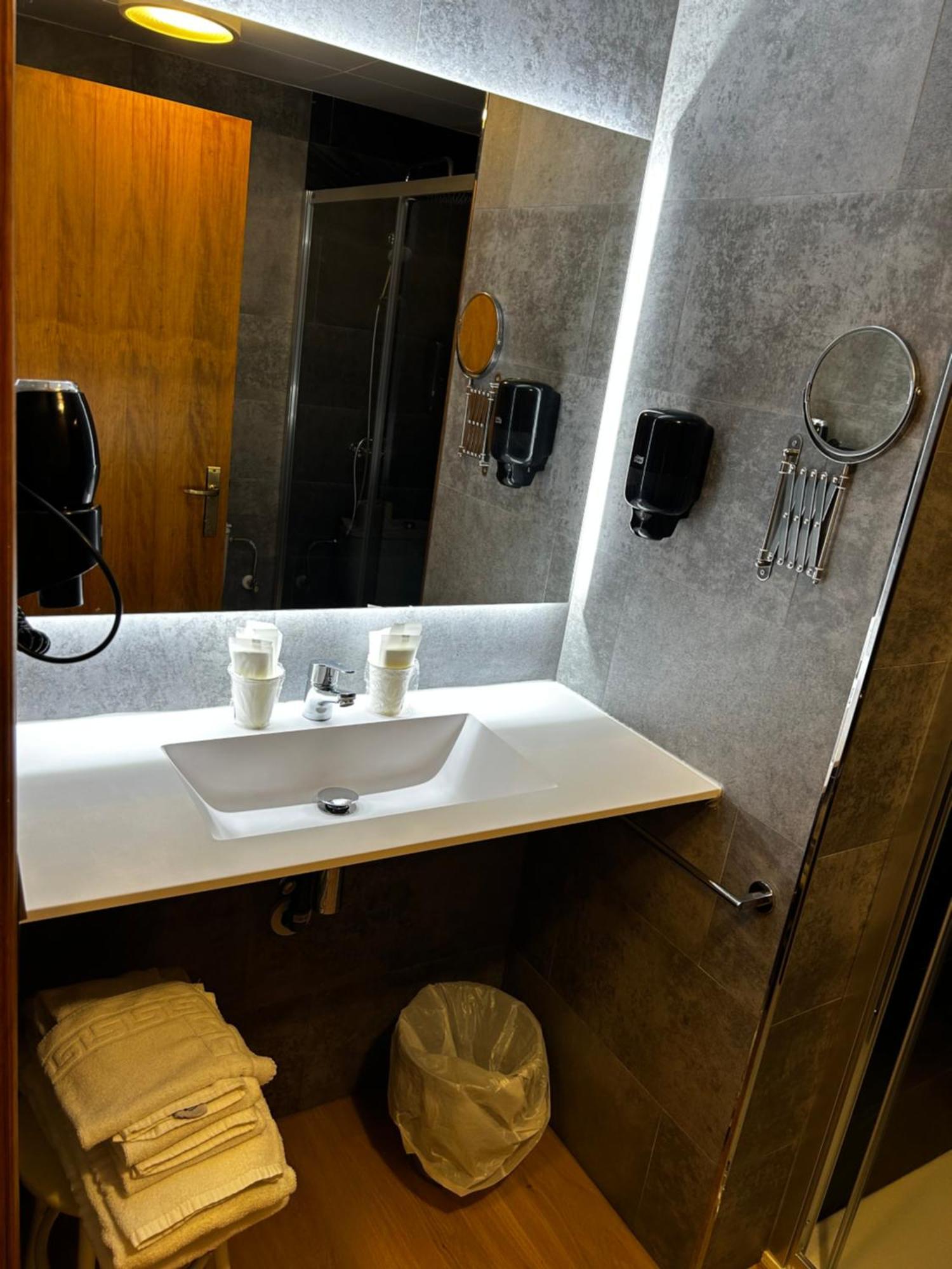 Hotel Santa Barbara De La Vall D'오르디노 외부 사진