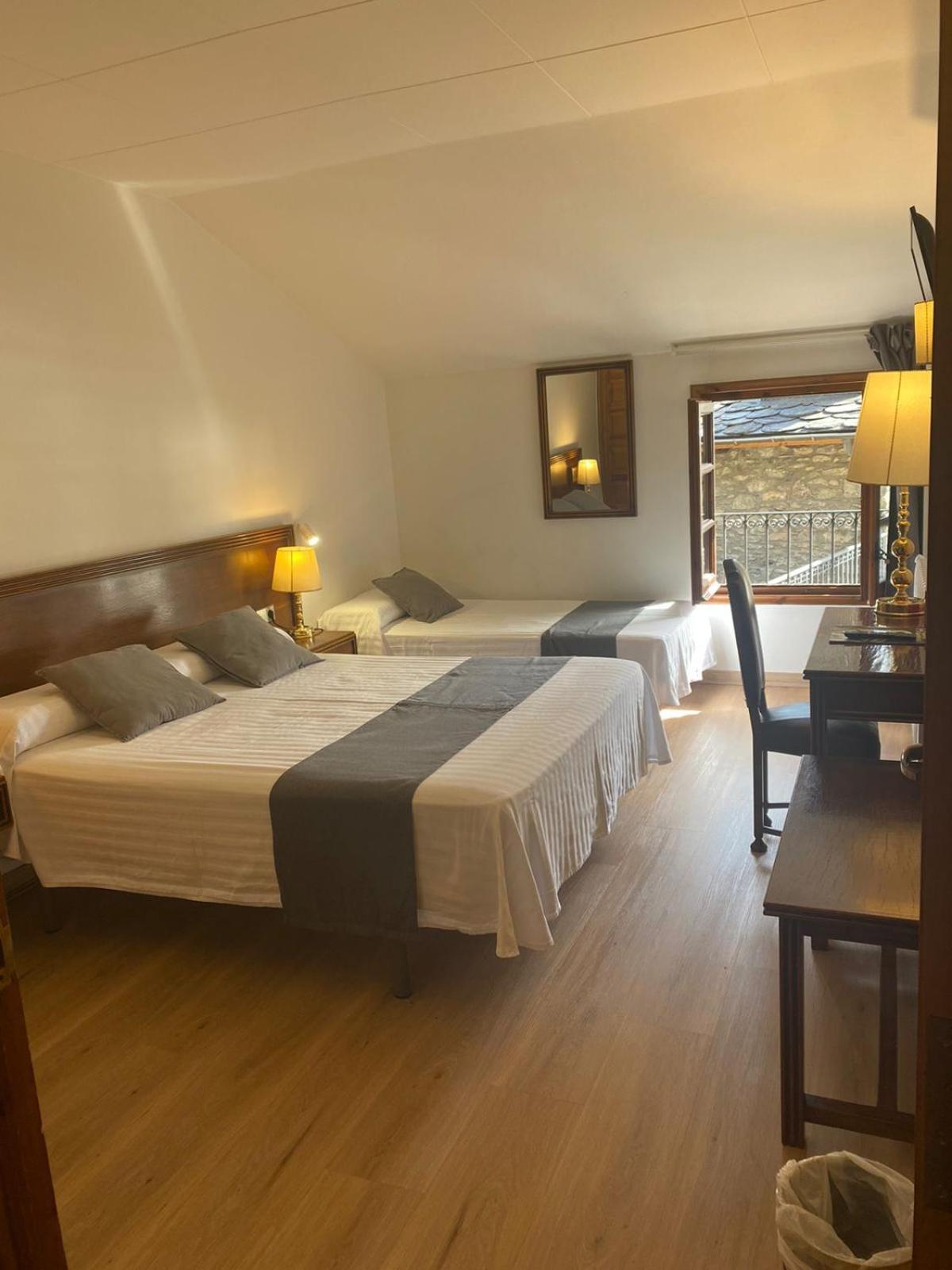 Hotel Santa Barbara De La Vall D'오르디노 외부 사진