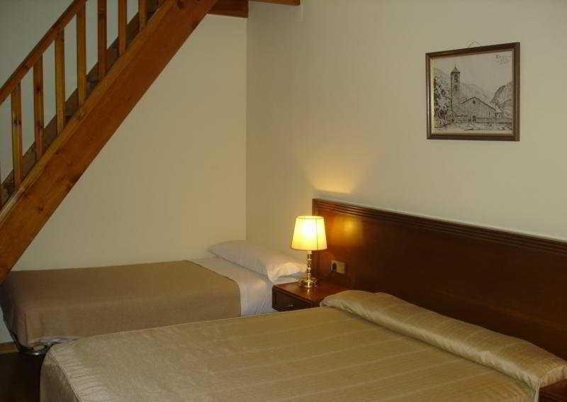 Hotel Santa Barbara De La Vall D'오르디노 객실 사진