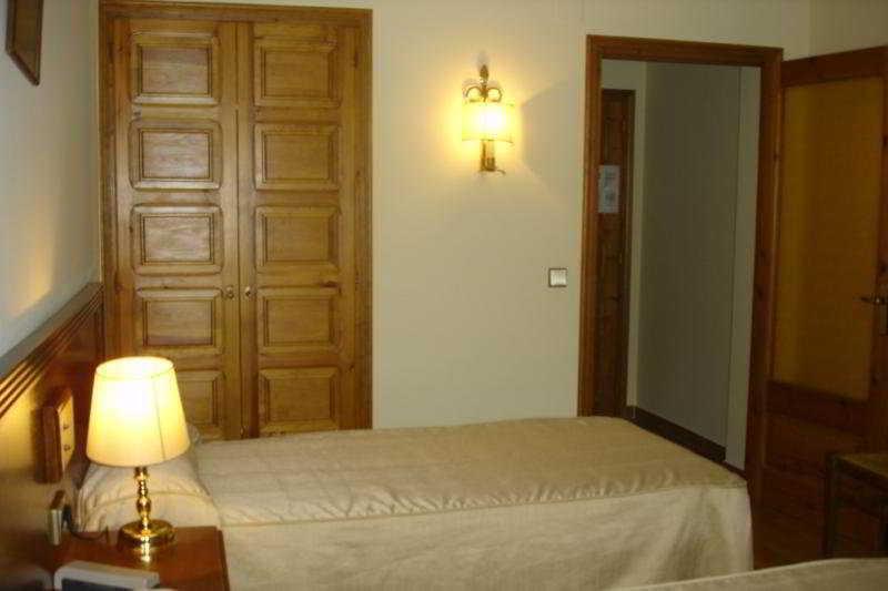 Hotel Santa Barbara De La Vall D'오르디노 외부 사진