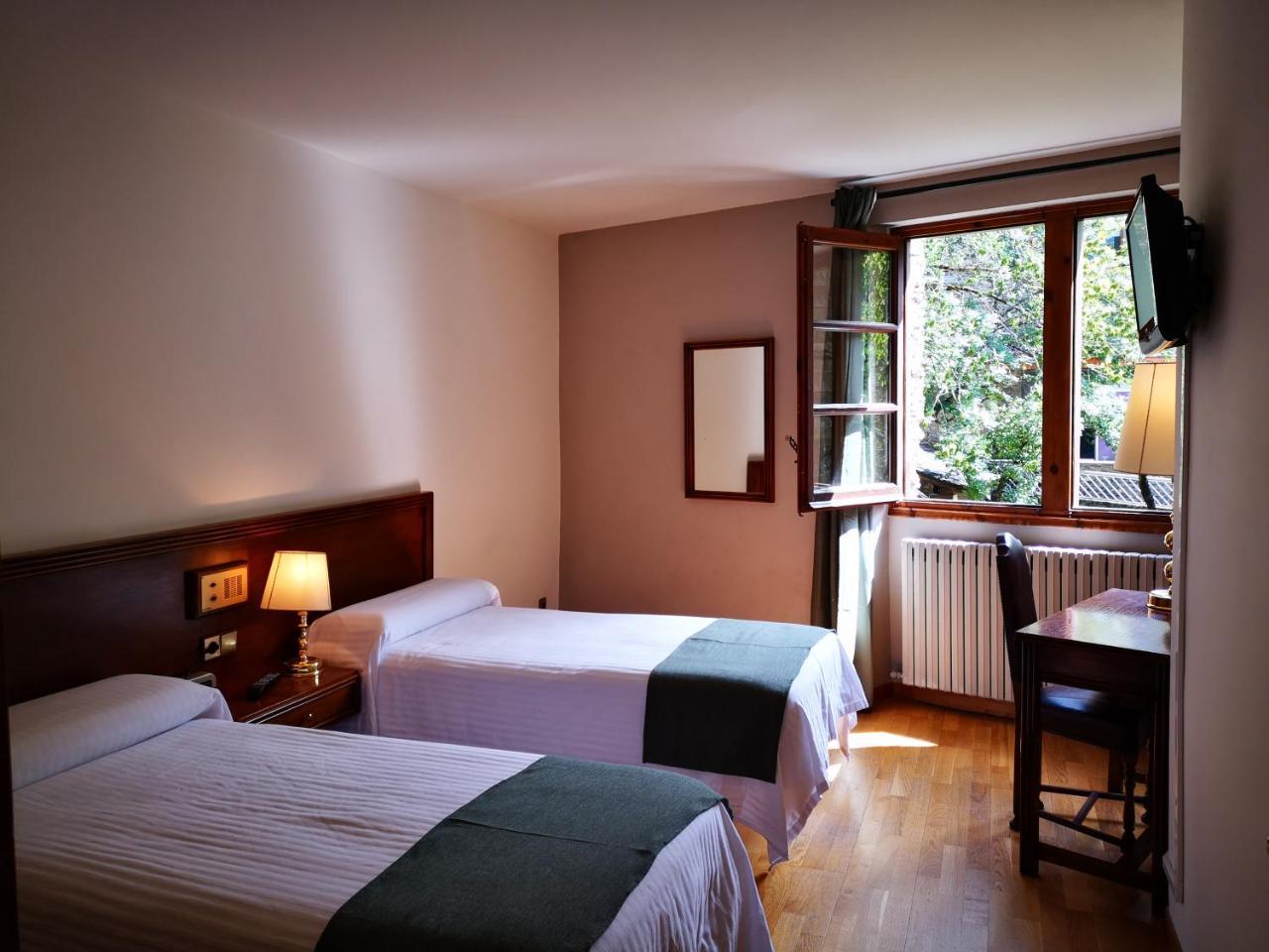 Hotel Santa Barbara De La Vall D'오르디노 외부 사진