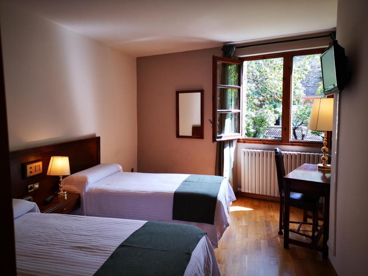 Hotel Santa Barbara De La Vall D'오르디노 외부 사진